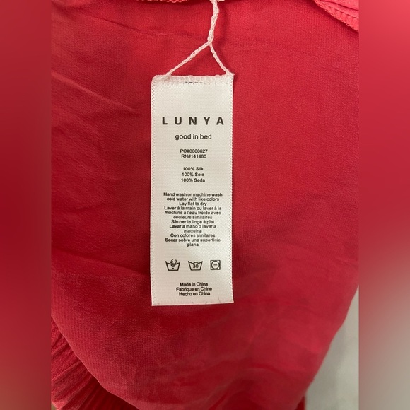 Lunya Silk Sleep Shorts Red Size Medium - Picture 3 of 5